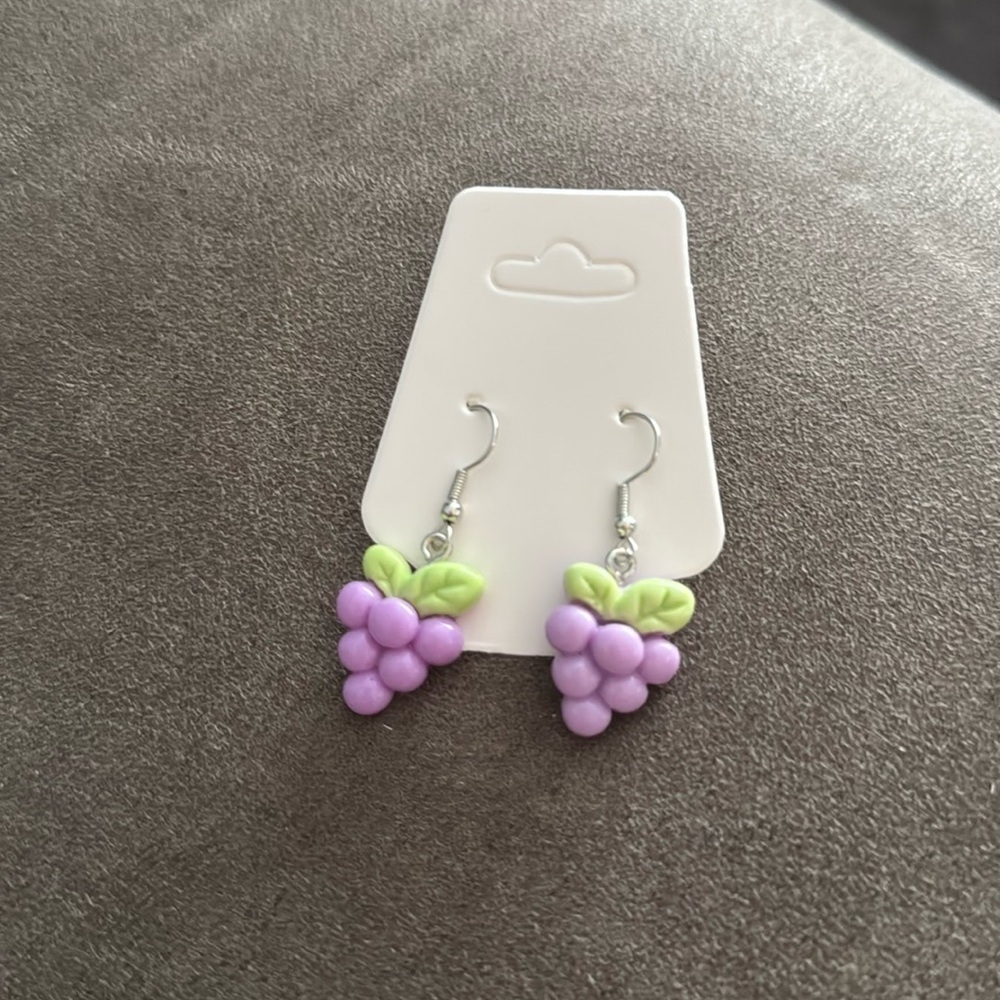 🛍️BUNDLE 3 for $17 Handmade cute earrings kawaii food animal - GRAPES 🍇 - Picture 1 of 1